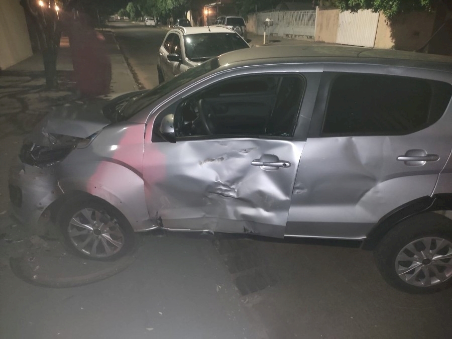 NOVA ANDRADINA: Colisão entre carro e moto deixa feridos