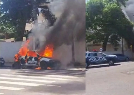 VÍDEO: Carro pega fogo em MS e mobiliza bombeiros
