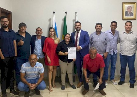 DEODÁPOLIS: Delegado de Polícia é homenageado na Câmara Municipal por relevantes serviços prestados à comunidade