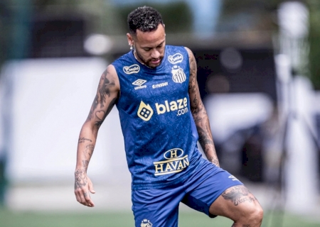 Santos faz treino tático em reapresentação e Neymar segue trabalhando separado