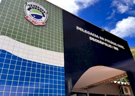 DEODÁPOLIS: Homem denuncia possível agressão por pauladas à cadela; animal faleceu no início desta semana