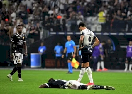 Corinthians faz 2 a 0 no Barcelona-EQU, mas não evita eliminação precoce na Libertadores