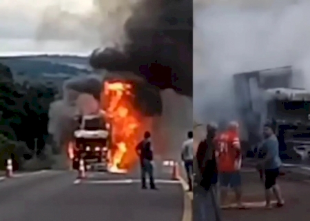 VÍDEO: Chamas altas em carreta atingida por incêndio chama atenção em rodovia de MS