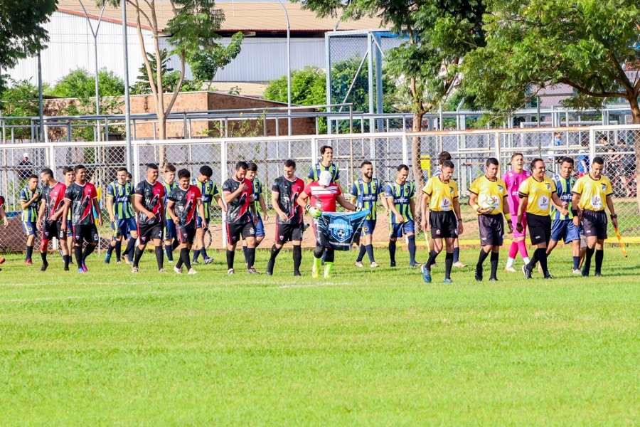 DEODÁPOLIS: Campeonato Municipal começa com muitos gols e homenagem a Sílvio José dos Santos