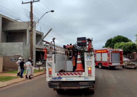 IVINHEMA: Jovem sofre descarga elétrica em obra no Bairro Guiray