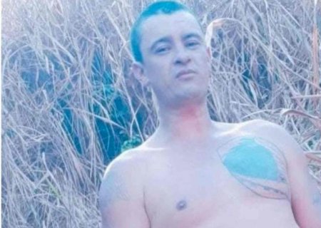 Homem é assassinado dentro de casa por pistoleiros que fogem na fronteira