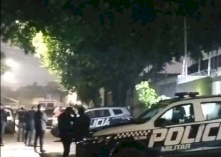 Homem é morto a tiros em discussão com vizinhos