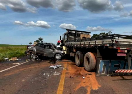 Casal morre em acidente envolvendo caminhão na BR-262 em MS