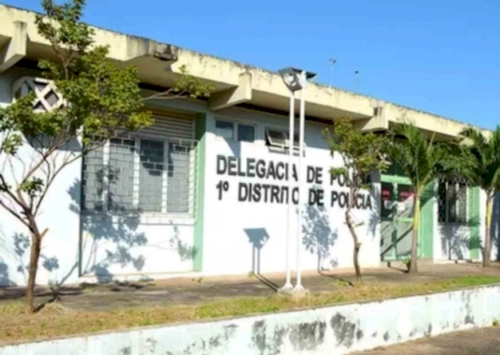 Homem morre após ser esfaqueado acidentalmente em casa e família aciona a polícia