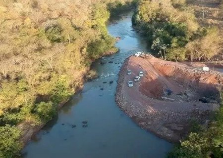 Jovem de 26 anos desaparece ao pular em rio e desmaiar
