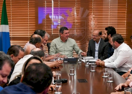 DEODÁPOLIS: Município apresenta para Governador projeto para asfalto e drenagem do distrito de Porto Vilma