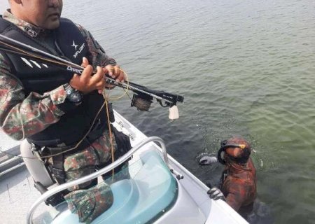 Mergulhador com arpão é multado por pesca ilegal na divisa com SP