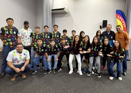 IVINHEMA: APEFIV realiza cerimônia de entrega de uniformes com símbolo do Autismo e reforça compromisso com a inclusão