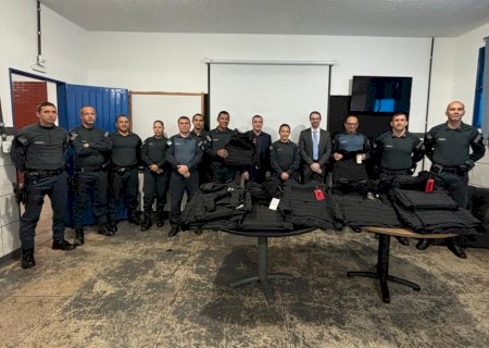 FÁTIMA DO SUL: MPMS realiza entrega de coletes balísticos para a Polícia Militar