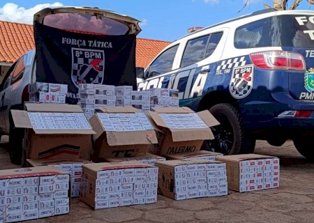 BATAYPORÃ: Força Tática apreende veículo carregado com cigarros contrabandeados