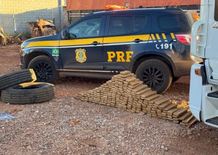 Polícia apreende celulares e maconha que seriam levados para SP