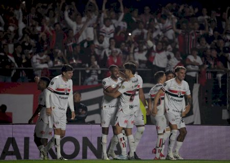 Rafael pega pênalti, São Paulo bate Atlético Nacional e vai às quartas
