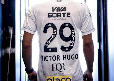 Victor Hugo tenta acabar com “maldição' da camisa 29 no Santos