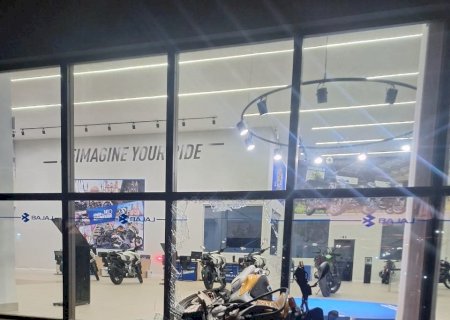Fugitivo do semiaberto é preso após quebrar vidros e furtar motos em concessionária