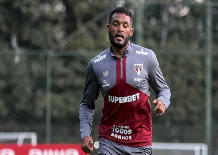 Sabino conquista Crespo e vive maior sequência como titular no São Paulo