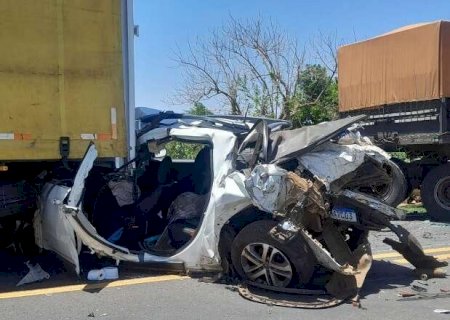 Mulher morre em acidente envolvendo quatro veículos na BR-163