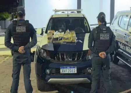 Ao ser preso em ônibus, boliviano confessa ter engolido 28 cápsulas de cocaína