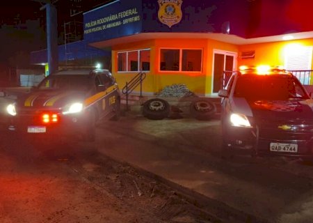 PRF de Amandina prende caminhoneiro transportando mais de 100 quilos de cocaína