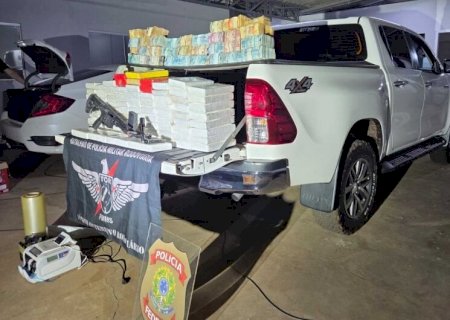 Ação conjunta apreende cocaína, fuzil e mais de R$ 1,7 milhão em espécie