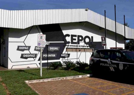 Três jovens são presos e um adolescente é apreendido por furtos de casas