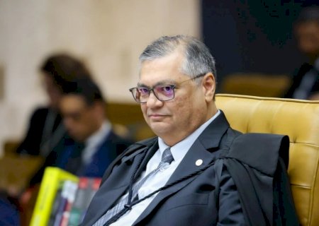 Decisão de Dino blinda diretor de sindicato de irmão de Lula na CPI