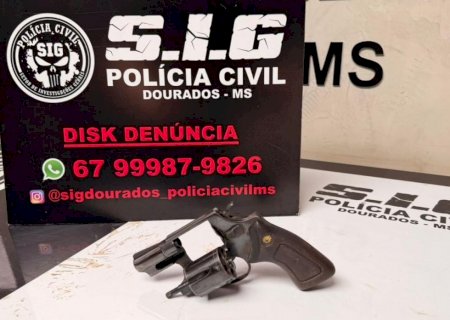 Dupla acusada de balear jovem nas costas se apresenta à polícia