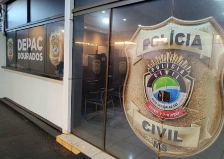 Homem com extensa ficha criminal é flagrado com 25 kg de fios de cobre dentro de um saco de ração