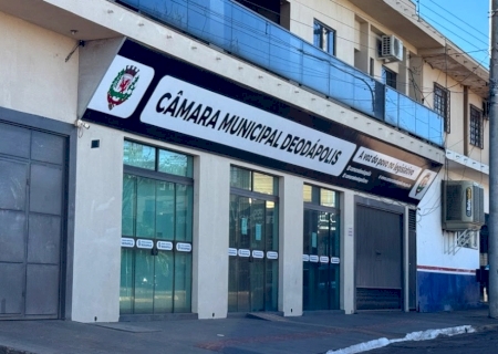 DEODÁPOLIS: Câmara gasta quase R$ 800 mil em diárias e inscrições para cursos em 2025