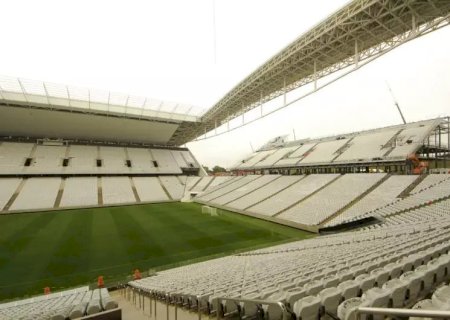 Torcedor morre atropelado por viatura da PM no estacionamento do estádio do Corinthians