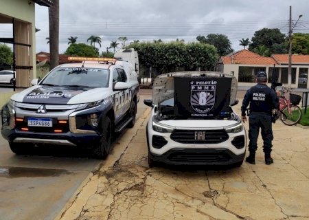 BATAYPORÃ: Casal é preso com carro furtado de SP durante abordagem policial