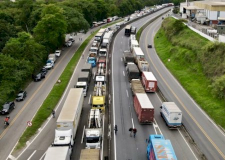 Caminhoneiros confirmam greve nacional após aumento do diesel