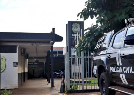 Bebedeira termina com homem preso após atingir mulher com faca