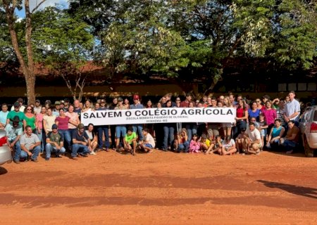 IVINHEMA: Comunidade realiza manifestação e cobra reforma do Colégio Agrícola na Vila Cristina: “Não pode fechar'
