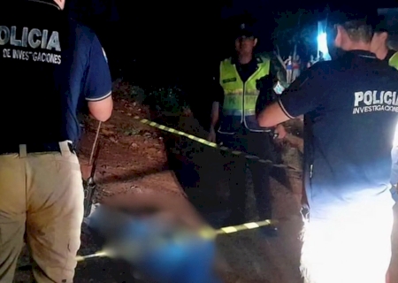 Com 18 facadas pelo corpo, homem é encontrado morto no meio da rua