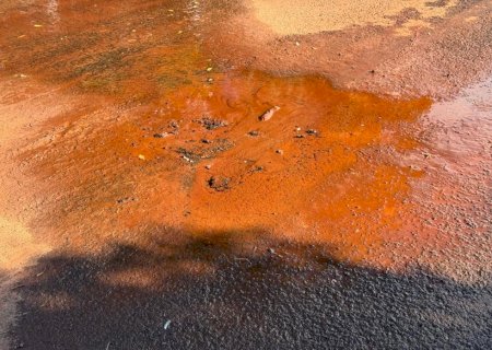 IVINHEMA: Vazamento de água há dias preocupa moradores na Rua 9 do Bairro Triguenã