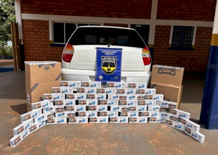 Mulher é presa com 200 pacotes de cigarros contrabandeados do Paraguai