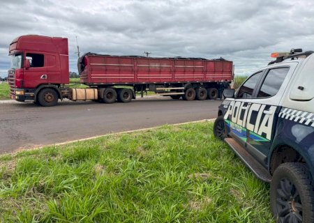 NOVA ANDRADINA: Carreta carregada com maconha é interceptada na entrada da cidade