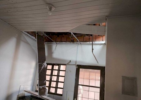 Homem invade casa de PM, destrói forro, furta fiação e acaba preso