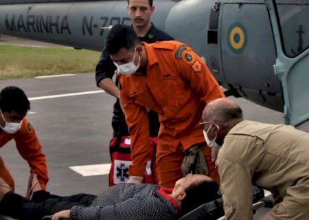 Idosa com dores no peito é resgatada de helicóptero no Pantanal