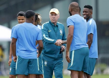 Brasil abre treinos para jogo contra o Japão pela Copa com apenas três titulares
