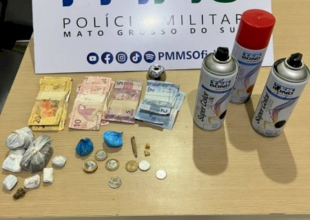 Dupla é presa por tráfico de drogas, pichação e apologia ao crime