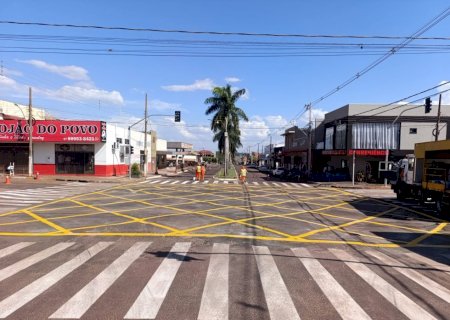 Deodápolis ganha seu primeiro semáforo e prepara mudança importante no trânsito