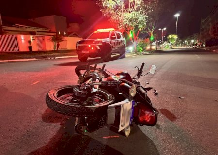 IVINHEMA: Jovem de 21 anos fica ferida após colisão entre moto e camionete no Centro