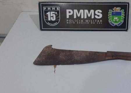 Mulher ameaça matar sogra idosa com facão em MS