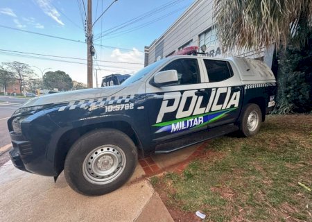 NOVA ANDRADINA: Homem é detido após desacatar policiais e resistir à abordagem
